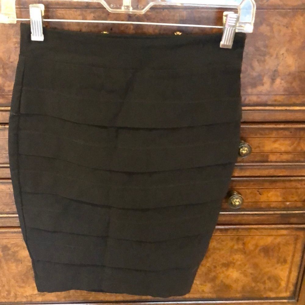 Iz Byer woman’s black ruffle skirt